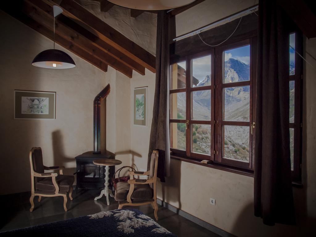Casa Rural La Cabana Del Valleyu Sotres Oda fotoğraf